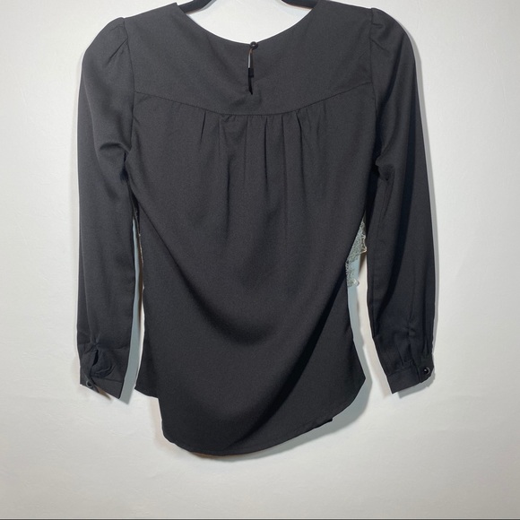 Blouse - Picture 2 of 3